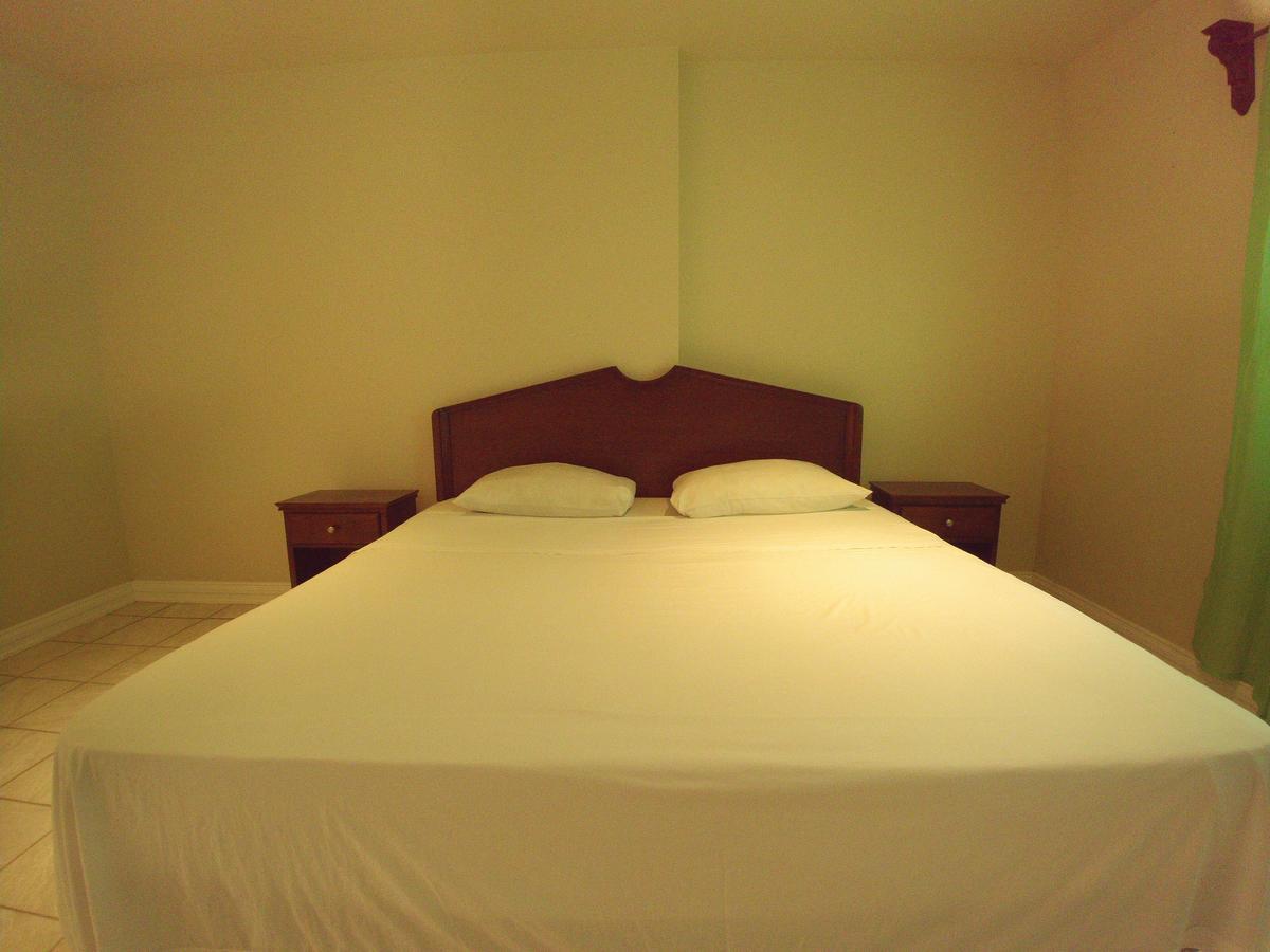 Pinneys Beach Hotel Nevis チャールズタウン エクステリア 写真