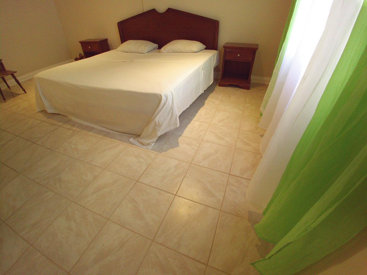 Pinneys Beach Hotel Nevis チャールズタウン エクステリア 写真